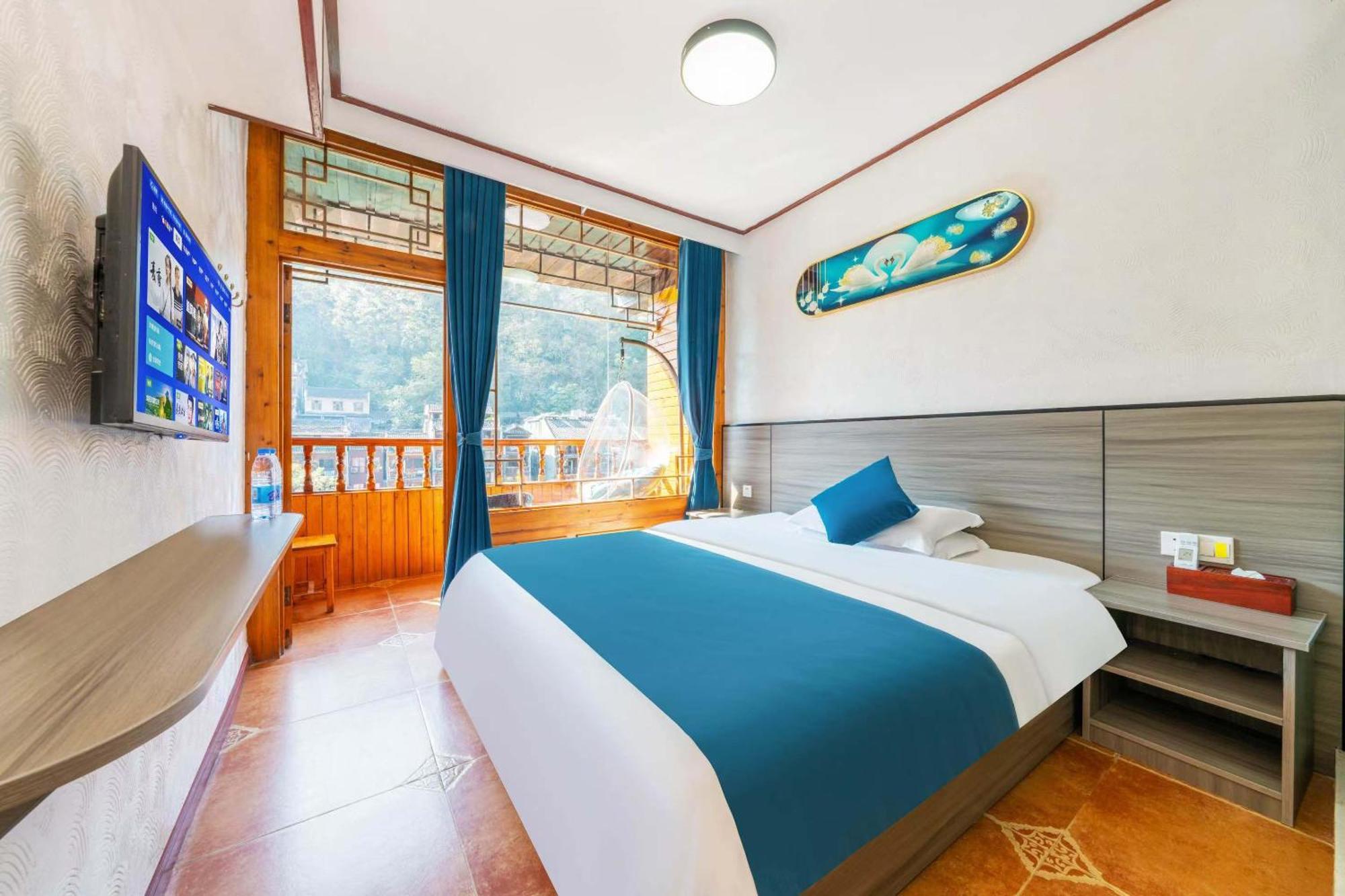 Fenghuang Memory Linjiang Inn Exterior photo